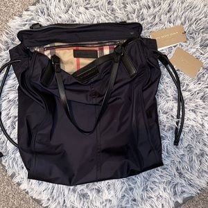 🖤AUTHENTIC BURBERRY NYLON TOTE🖤